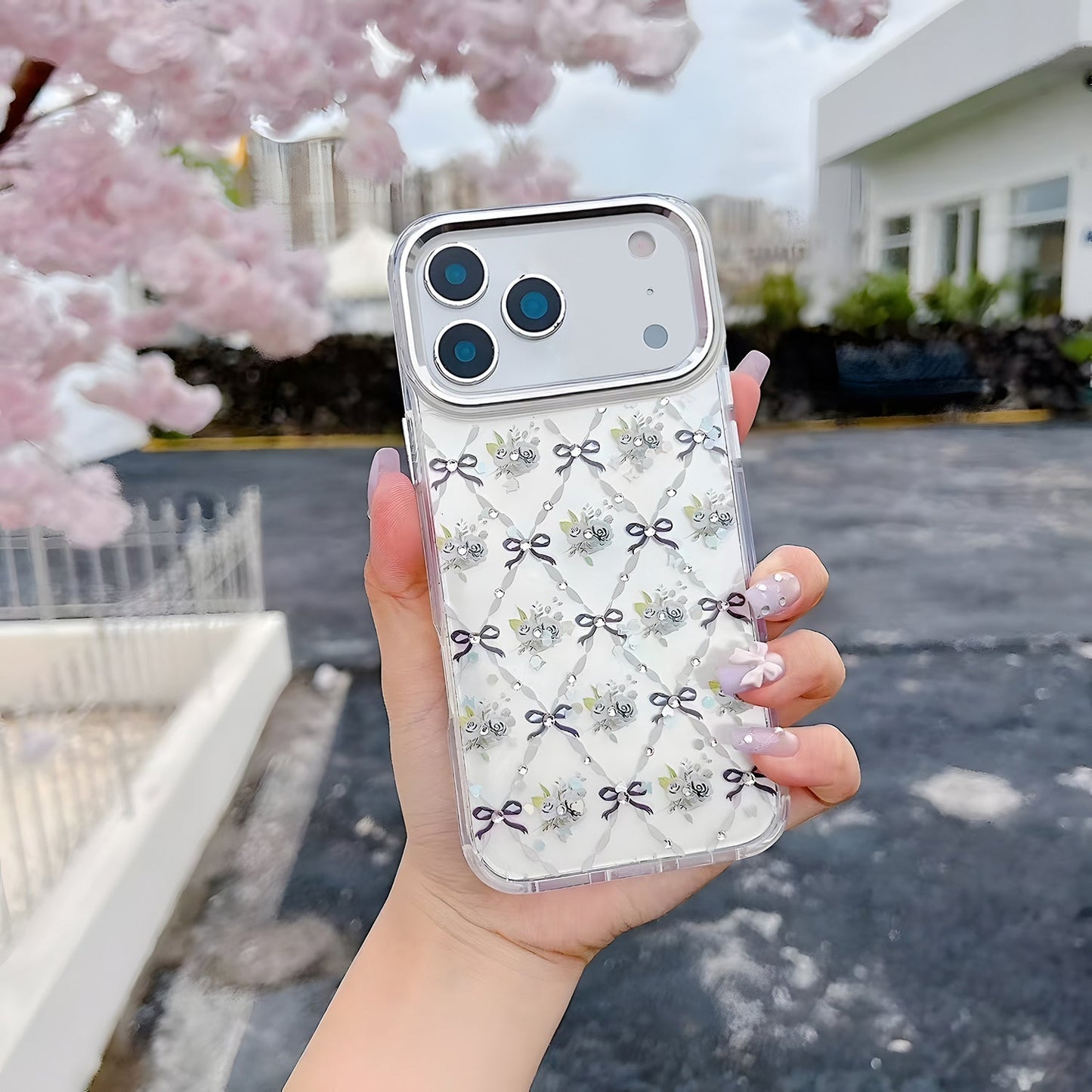 iPhone 17 Pro Max Crystals Swarovski Floral Design Magsafe Case